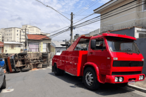 Destombamento de caminhão